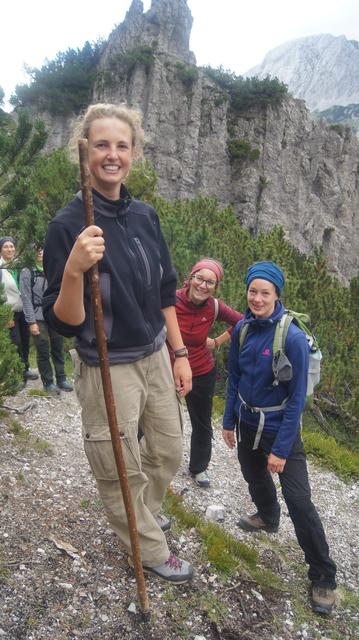 Magdalena Lohninger, Sophie Steininger und Gunda Kinzl auf dem Weg zur Arbeit. | Foto: Tabea Böhler