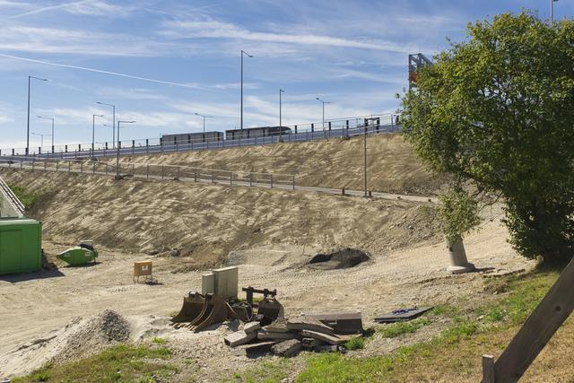 Die Abfahrt vom Radweg Richtung Donau ist noch nicht geöffnet – hier sind laut Asfinag noch bis Mitte September Nacharbeiten notwendig. | Foto: Baumgartner/BRS