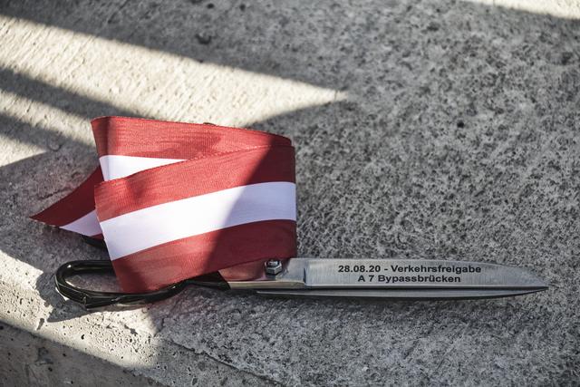 Historisches Datum – die Bypässe der Voestbrücke sind die ersten Brückenbauten seit mehr als 40 Jahren, die in Linz über die Donau errichtet wurden. | Foto: Baumgartner/BRS