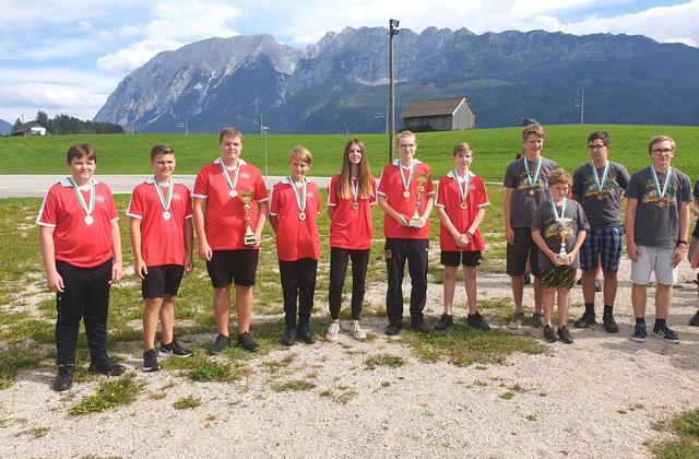 Die Jugendmannschaften des ESV Vulkanland Feldbach holten die Plätze eins und zwei in Bad Mitterndorf.