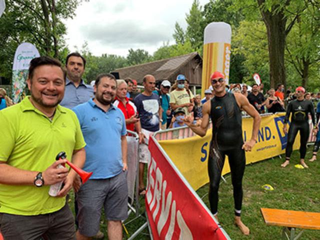 Ausgelassene Stimmung sowie glückliche Athleten und Besucher beim 2. Traismauer Triathlon.