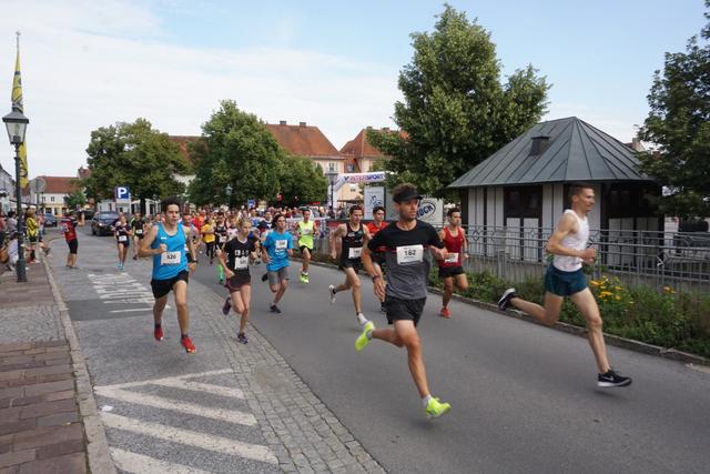 Alles läuft: in sechs Bewerben gehen Kids, Hobby- und Profiläufer beim Fürstenfelder Brunnenlauf am Samstag, 5. September an den Start. | Foto: KK