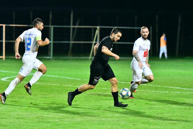 H. Fleischhacker half beim SV Ilztal aus und traf zum 2:2 Endstand.  | Foto: Dunst
