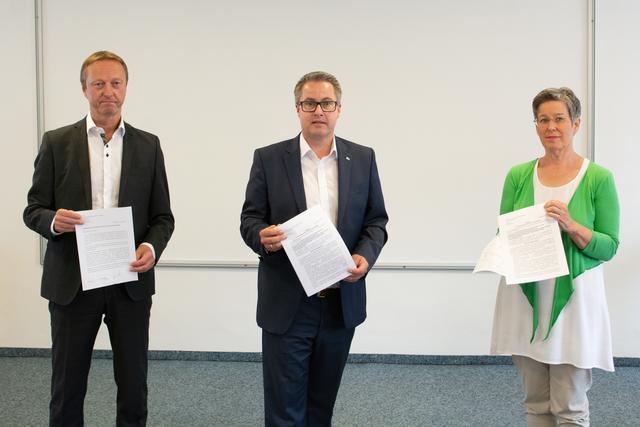 Die drei Oppositionsparteien fordern volle Aufklärung, vor allem von der SPÖ: Johann Tschürtz (FPÖ), Markus Ulram (ÖVP) und Regina Petrik (Grüne)