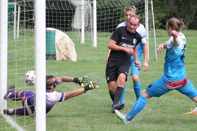 Reiner Hattrick in sechs Minuten: Bostjan Zelko, Mühldorf.