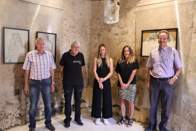 Alois Kolp, Othmar Kröll, Daria Trenkwalder, Brigitte Thöni und Walter Stefan (v.li.) bei der Ausstellungseröffnung. | Foto: Siegele