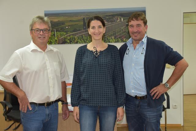 Neues Mitglied im Gemeinde-Team: OAR Amtsleiter Berthold Schlaffer, Kerstin Steiner und Bgm. Franz Wachter | Foto: Michael Strini
