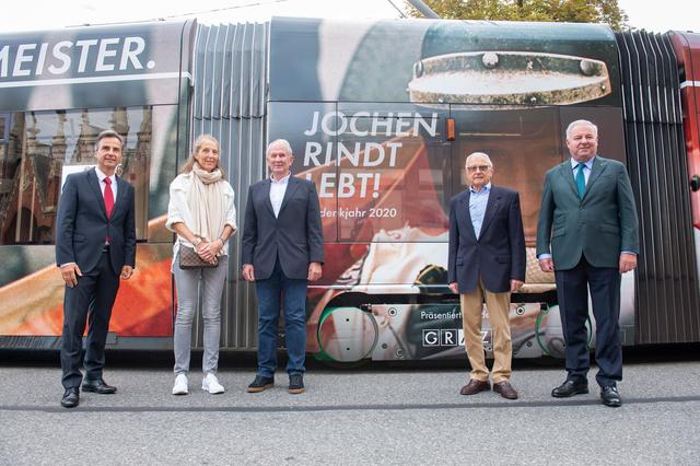 Weihten die neue Rindt-Straßenbahn ein: Siegfried Nagl, Natasche Rindt, Helmut Marko, Uwe Eisleben, Hermann Schützenhöfer (v.l.) | Foto: Stadt Graz/Fischer