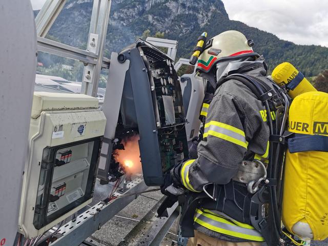 Die FF Jenbach konnte den Brand schnell unter Kontrolle bringen.  | Foto: ZOOM-Tirol