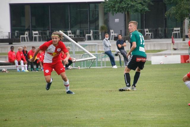 Marco Brandt (l.) traf gegen seinen ehemaligen Verein SV Ried gleich zweimal.