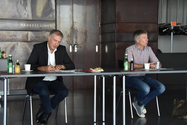 Johann König und Gerhard Ziegler stehen hinter dem Bürgerbeteiligungsprojekt.