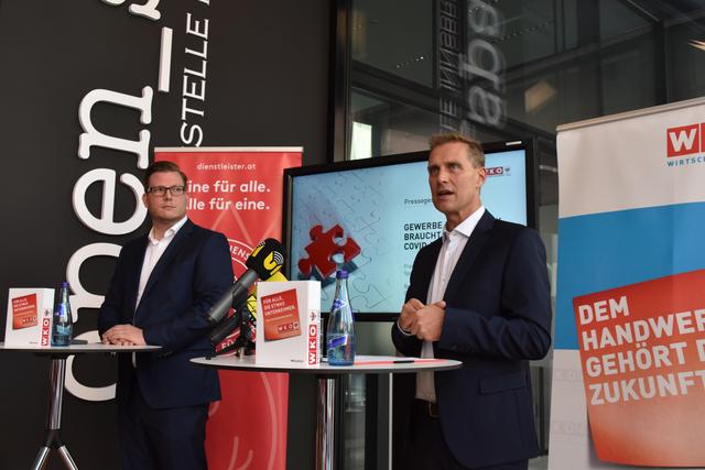Trotz vollen Auftragsbüchern, weniger Arbeitskräfte: Bernhard-Stefan Müller (l.) und Franz Jirka – Obmänner in der Wirtschaftskammer Tirol für Gewerbe und Handwerk – wünschen sich bessere Corona-Lösungen.