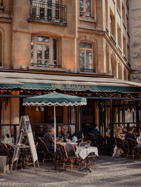 Die Seniorenresidenz Kursana Wien-Tivoli organisierte für ihre Bewohner einen Vortrag zu den bekannten Künstlercafés von Paris.