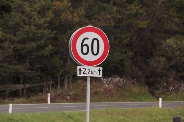 Braucht es die Lärm-Tempolimits im Bezirk? Die FPÖ sagt nein. | Foto: Reichel