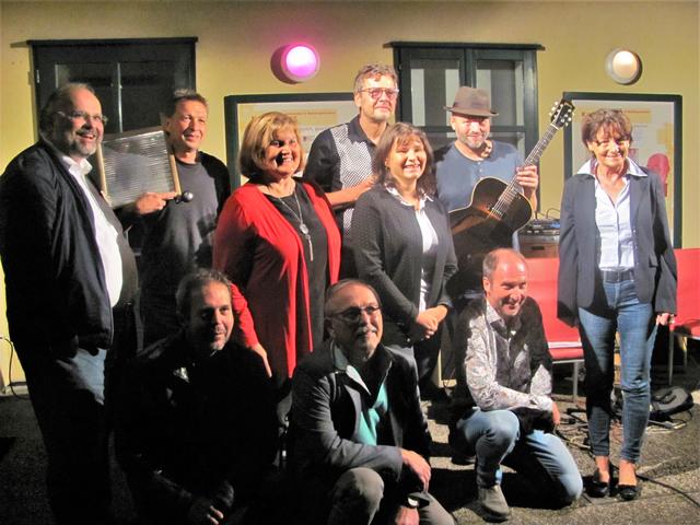 Das Trio und VertreterInnen der Stadt mit ReMu-Chef Michael Wilczeck (l.), Bürgermeisterin Irene Gölles (r.).  | Foto: Hans Weghofer