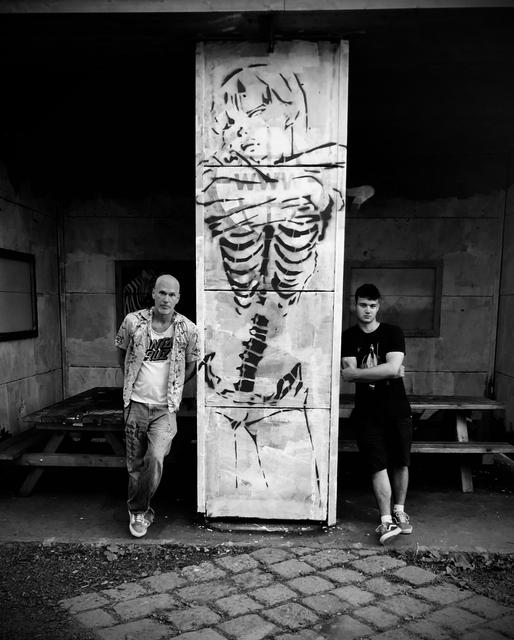 Die Klosterneuburger Künstler Stefan Moerth und Marko Djurdjevic - "Vorbilder wie Influencer auf Instagram und Co können Unzufriedenheit mit dem eigenen Leben und auch dem eigenen Körper wecken, da sie einen immensen Druck erzeugen, dem propagierten idealen Körperbild zu entsprechen. Das kann z.B. zur Entwicklung eines gestörten Essverhaltens führen.
„Dieses Graffiti war für mich eine Herzensangelegenheit, weil ich insbesondere viele junge Frauen sehe, die genau das Problem haben. Essstörungen werden oft verharmlost und genau das ist das gefährliche bei der Sache. Ich wollte mit dem Graffiti jungen Frauen und auch jungen Männern die Augen öffnen, das jeder perfekt ist so wie er bzw. sie ist und nicht einem kaum erreichbaren Körperbild nachlaufen muss.“ | Foto: GEH.BEAT