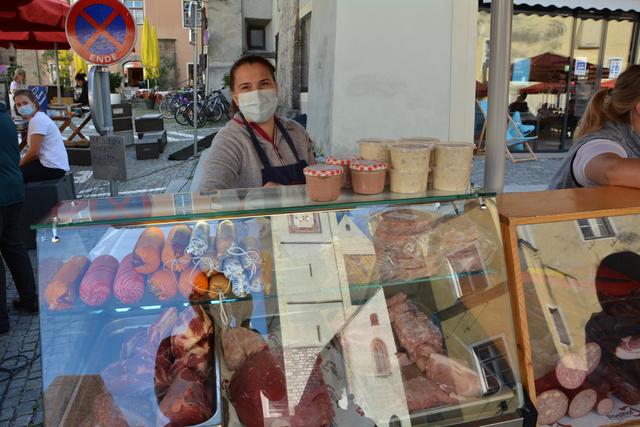 Speck, Wurst und Fleisch in bester Qualität stammen vom Bartlhof der Familie Plank in Thaur.  | Foto: Rainer Hammerle