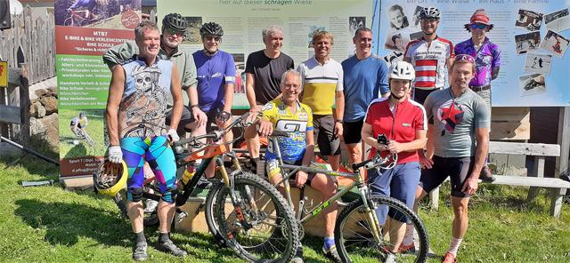 Andreas Winzely, Herbert Ribarich, Peter Thür, Claus Bretschneider, Gerhard Zadrobilek, Dieter Pflug, Manfred Pfeifer, Astrid Ribarich, Franz Christian Fischer, Thomas Wilhelm und Christof Seiser (v.l.). | Foto: RAXmedia