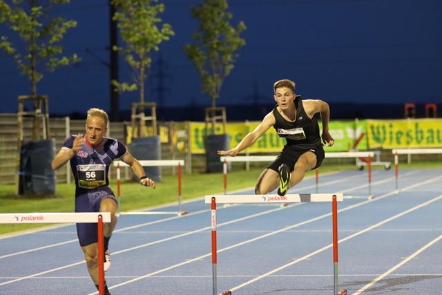 Shootingstar über 400m Hürden und U20-EM-Hoffnung: Niklas Strohmayer-Dangl (re.) | Foto: Müller Mike