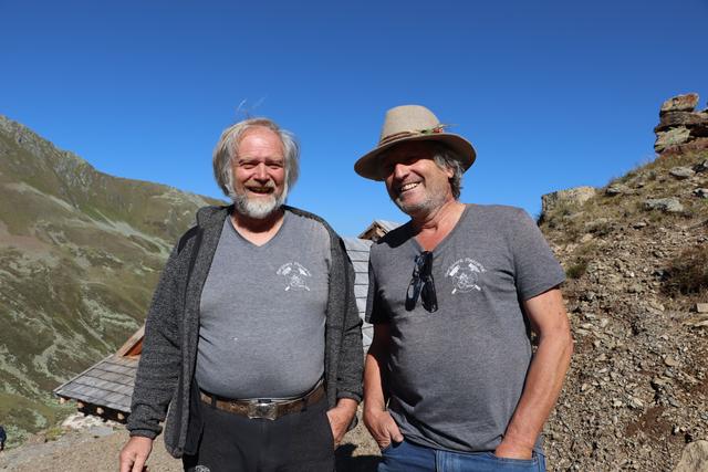 Hannes Weinhuber, Mitglied des Vereins mit Obmann Christian Sturm (re.). Hannes Weinhuber machte während der Arbeiten hunderte Materialfahrten. | Foto: Siegele