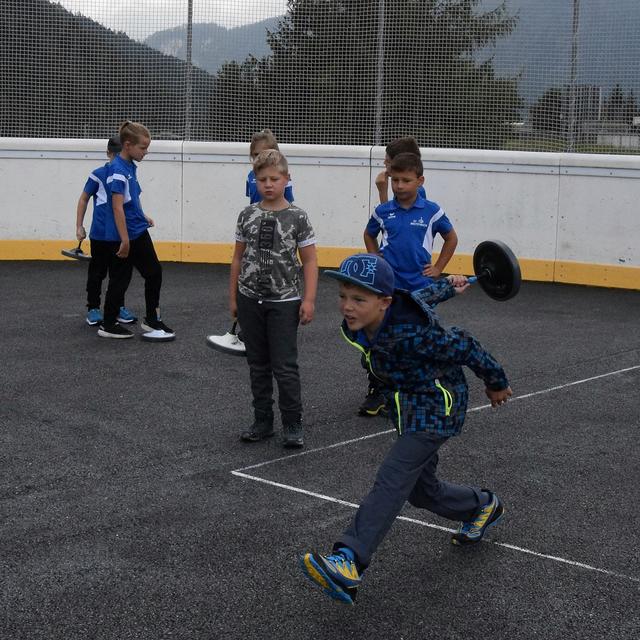 Eis- und  Stocksport Jugendstützpunkt Imst - Schulstockstöcke für die Jüngsten. | Foto: Schwaighofer