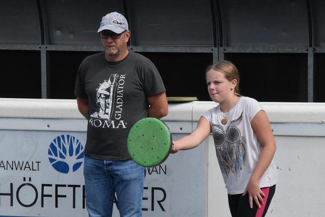 Eis-  Stocksport und Jugendstützpunkt Imst - anvisieren des Zieles. | Foto: Schwaighofer