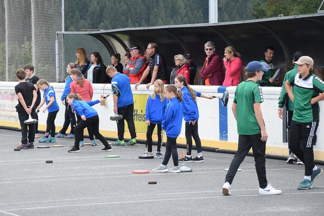 Eis- und Stocksport Jugendstützpunkt Imst - Jugendliche und Kinder waren die Stars des Tages. | Foto: Schwaighofer