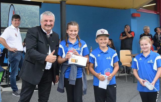 Eis- und Stocksport Jugendstützpunkt Imst - Siegerehrung. | Foto: Schwaighofer