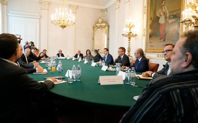 Am Montag fand im Bundeskanzleramt ein Round Table zum Thema "Alterseinsamkeit" statt. | Foto: Dragan Tatic/BKA