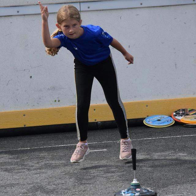 Eis- Stocksport und Jugendstützpunkt Imst - mit viel Schwung. | Foto: Schwaighofer