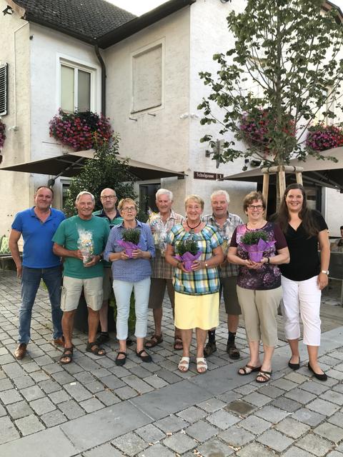 Ehrungen für die Schülerlotsen in Purgstall: Charly Pöchhacker (Vorsitzender vom Elternverein), Schrittwieser Manfred (75. Geburtstag), Ziervogl Josef (70. Geburtstag), Weissengruber Hildegard (70. Geburtstag), Wurzer Hubert (75. Geburtstag und 30 Dienstjahre), Wurzer Marianne (30. Dienstjahre), Zögernitz Ludwig (75. Geburtstag), Lengauer Christine (70. Geburtstag), Barbara Pflügl (Schülerlostenbeauftrage vom Elternverein)