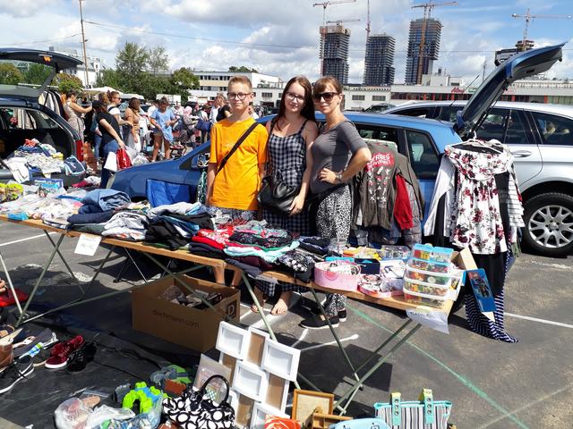 Freie Auswahl am Kinder- und Frauenflohmarkt neben der Marxhalle. | Foto: Geburtsallianz Österreich