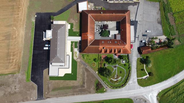 Traunviertler Vierkanthof verbunden mit dem neuen Wellnesshotel. | Foto: Josef Reiter