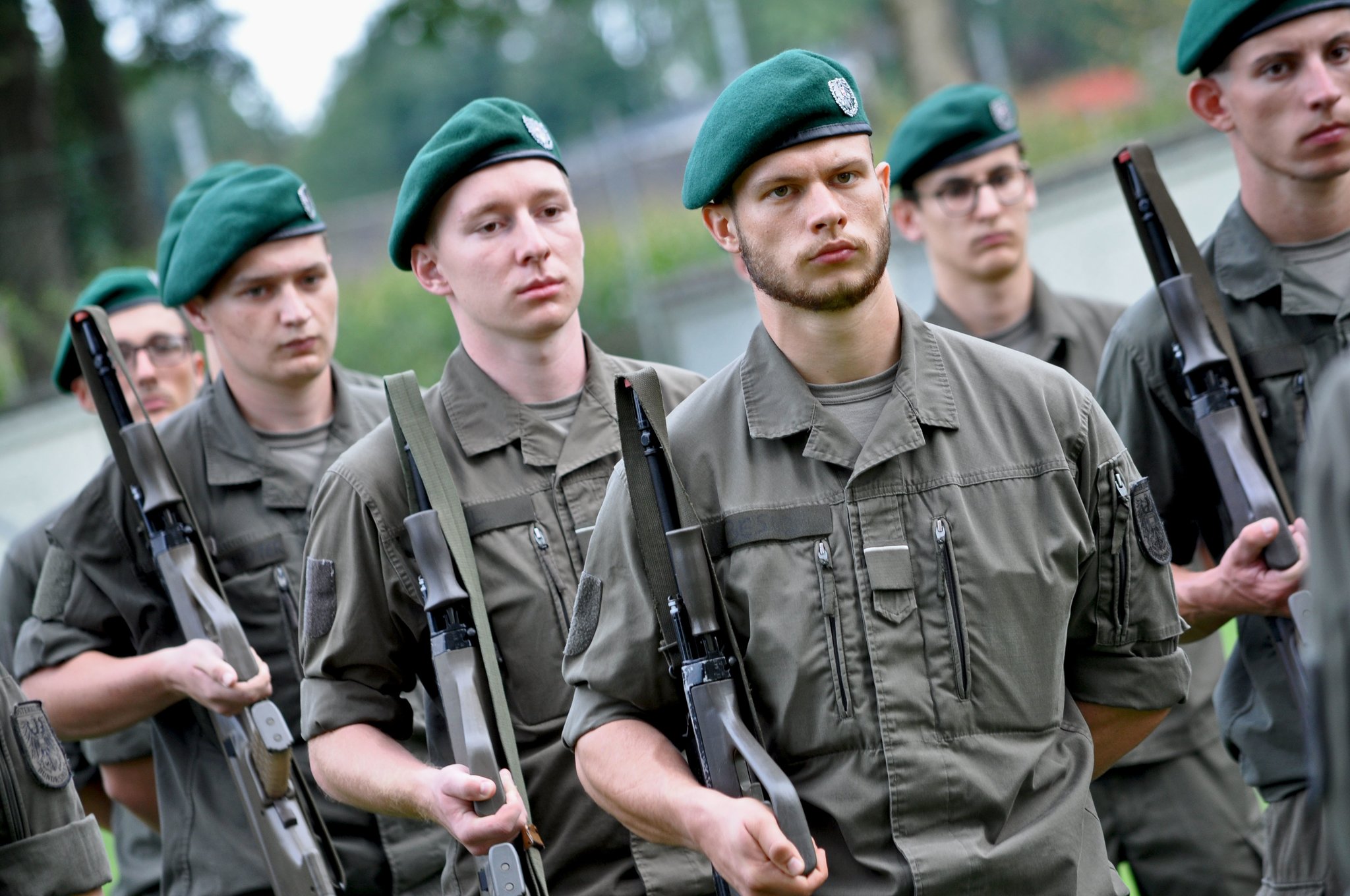 Offizier kennenlernen