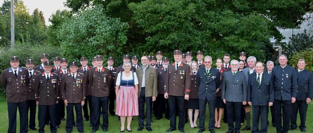 Zahlreiche Gratulanten  - wie die FF Freidorf,  der ÖKB Frauental und Osterwitz stellten sich u.a. mit Präsenten ein. 