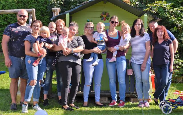 Seit Schulbeginn gibt es auch in Niklasdorf eine Betreuung für Kleinkinder. Die Betreuung übernimmt Gabriele Mühlstein (3.v.r.)