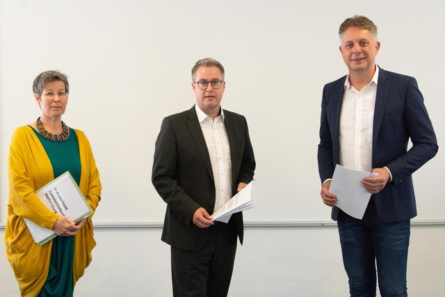 Kritisieren das Vorgehen von Landtagspräsidentin Verena Dunst: Regina Petrik (Grüne), Markus Ulram (ÖVP) und Alexander Petschnig (FPÖ) | Foto: ÖVP
