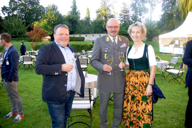 Bauernkammer Krems obmann Georg Edlinger, Militärkommandant NÖ Martinn Jawurek mit Gattin | Foto: Doris Necker
