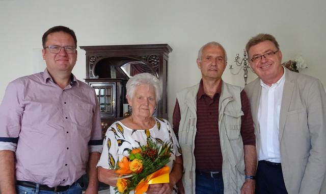 Jürgen Steiner, Geburtstagskind Gertraud-Pauline Steiner, Ernst-Anton Hihlik und Werner Schöll.