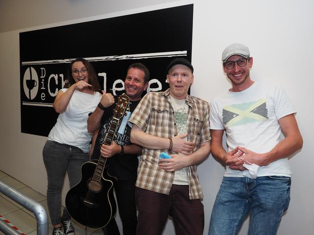 Liveerlebnis in der "Chillerei": Tanja Kristl, René Pichler, Gerry Schweiger mit dem Organisator der Konzertreihe Gregor Bischops (v.l.).