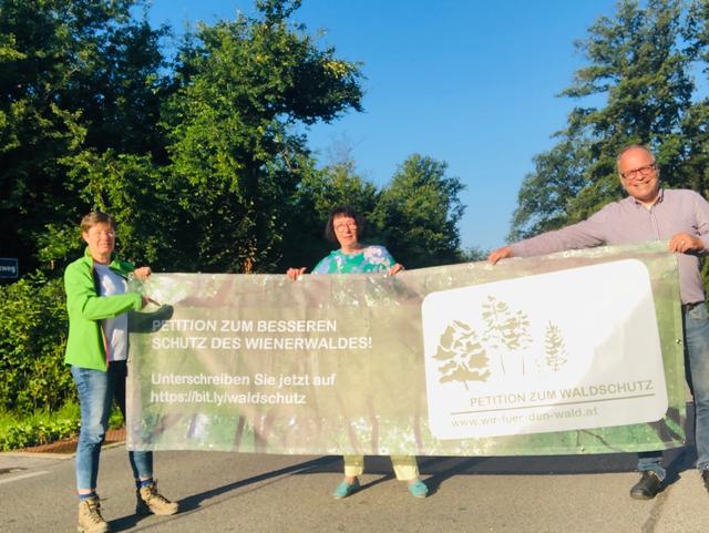 Barbara Obermaier (Klubobfrau), Jutta Sander, Simon Ziegler (alle Grüne Ottakring) (v.l.) | Foto: Grüne16