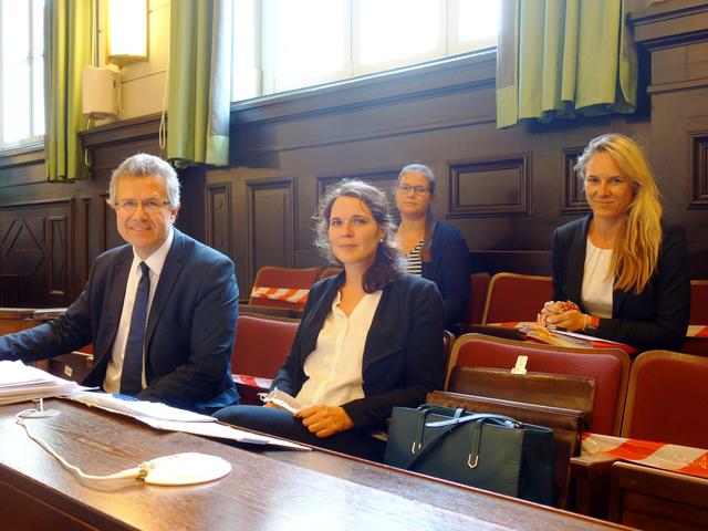 Verteidiger Martin Paar, Daniela Anzböck, Andrea Friedl, Andrea Schmidt. | Foto: Ilse Probst