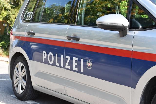 Wurde ein 45-jähriger Penzinger ein halbes Jahr lang von seiner Mutter im Keller eingesperrt? Die Polizei ermittelt.  | Foto: Potmesil
