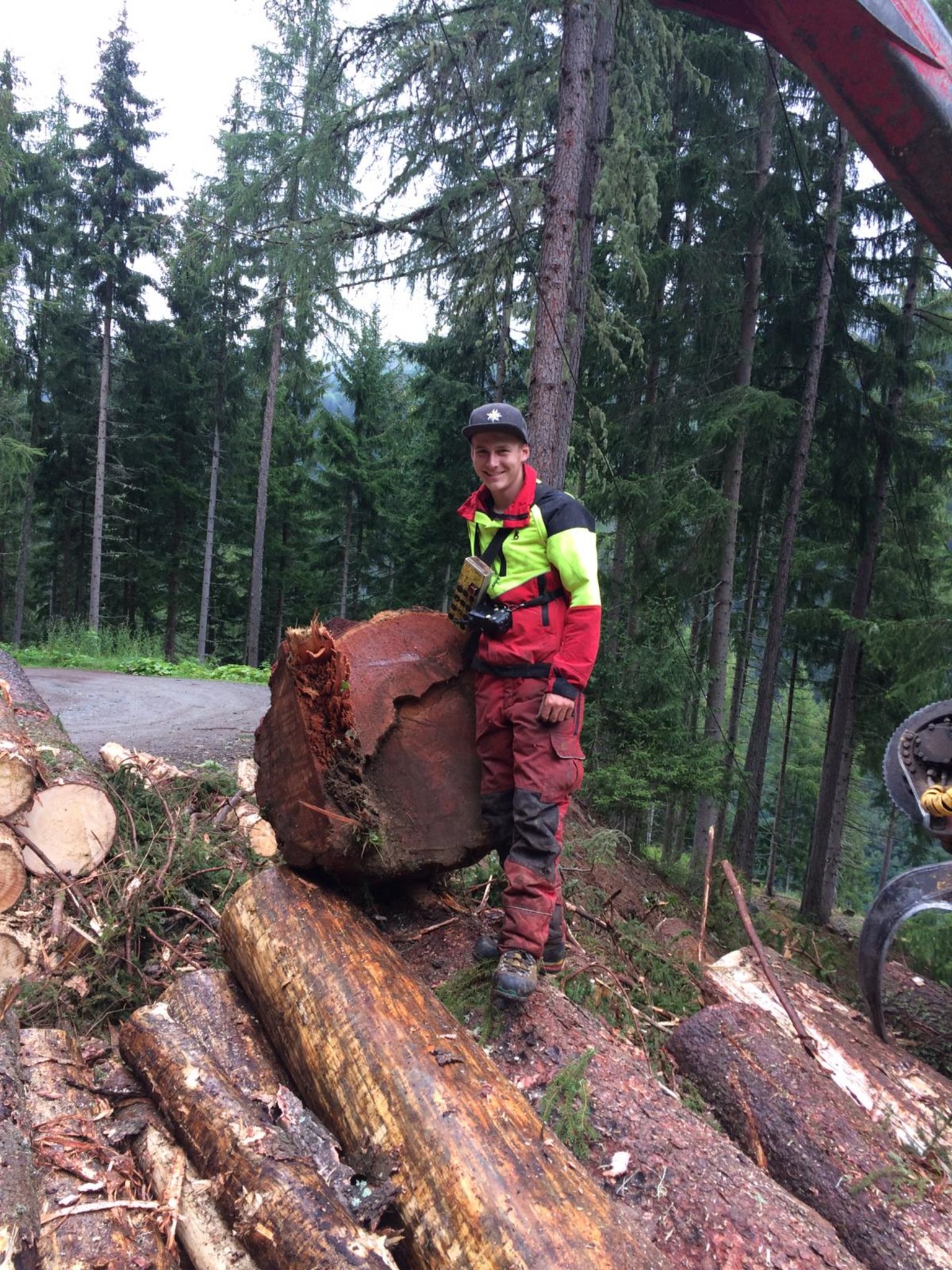 Lehre zum Forsttechniker: Mehr als Bäume fällen - Landeck