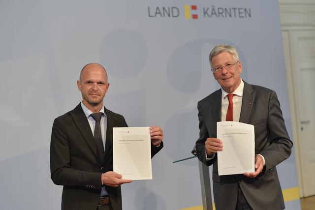 Robert Klinglmair und Peter Kaiser bei der Pressekonferenz zum Schulstart 2020/21. | Foto: Landespressedienst/Helge Bauer