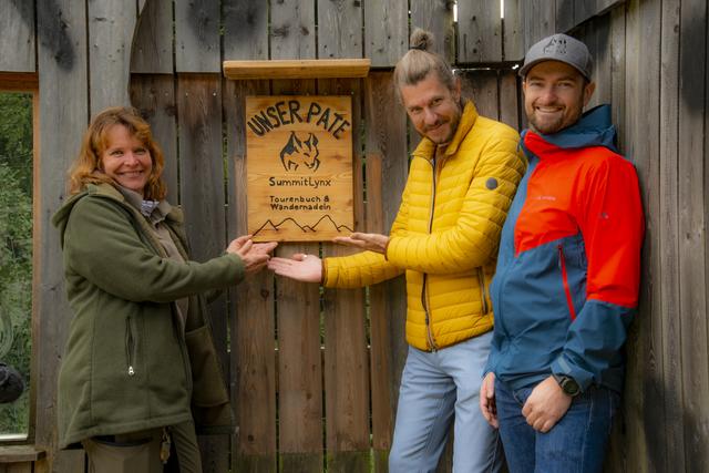 Sonja Gollenz, Tierpflegerin im Wildpark “Wilder Berg”, Michael Tritscher und Peter Höflehner, Gründer der Wander-App SummitLynx | Foto: SummitLynx
