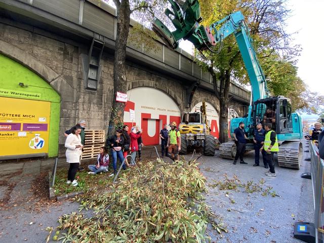 Protestaktion in der Ing.-Etzel-Straße.