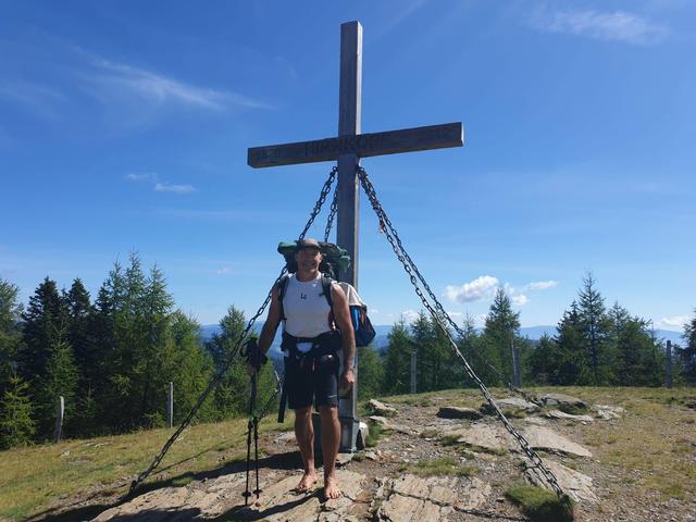 Barfuß bis nach Kärnten: Markus Henisch aus Walding, begab sich auf ein Abenteuer. | Foto: Henisch