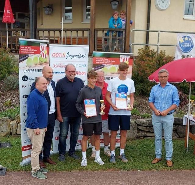 Drittplatzierter im U16-Einzel: DANIEL LIEBIG (4.v.l.)