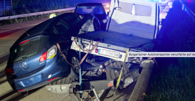 Ein Autotransporter krachte auf der Westautobahn gegen die Mittelleitschiene. | Foto:  FOTOKERSCHI.AT / KERSCHBAUMMAYR